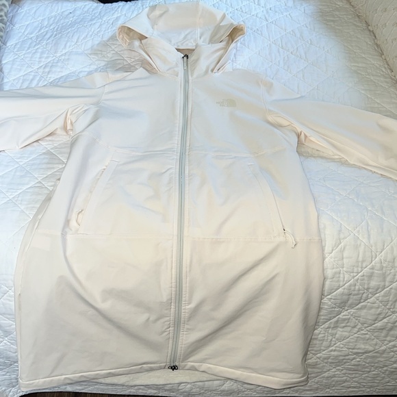 Women’s Northface Jacket - Picture 2 of 7